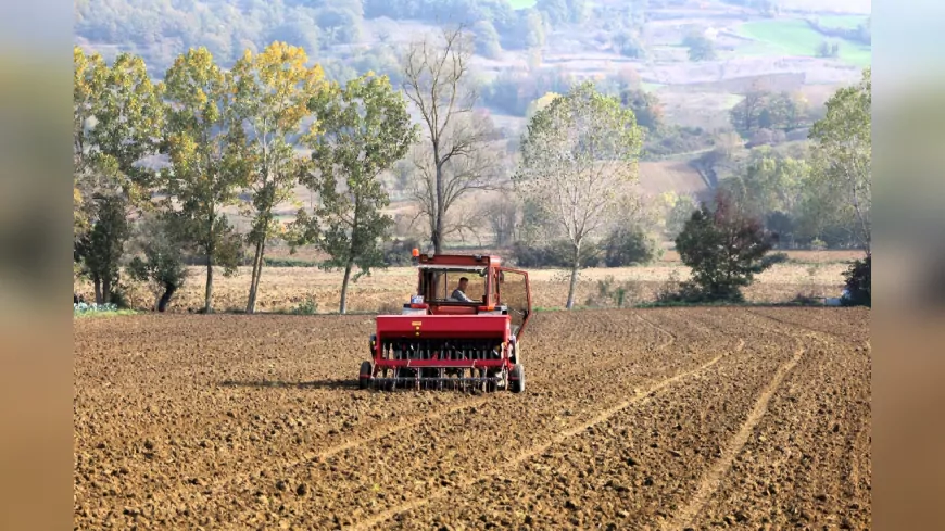 Kocaeli Büyükşehir Belediyesi’nden Çiftçiye Tohum ve Sulama Desteği