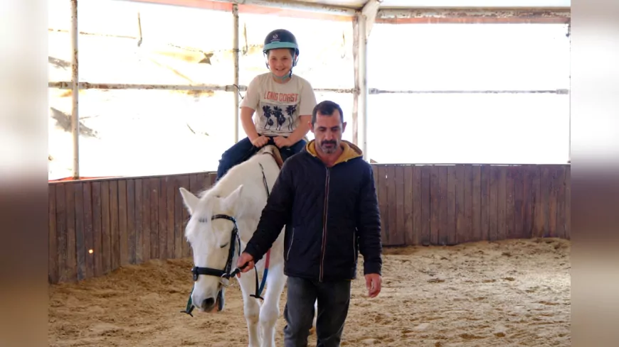 Kocaeli Büyükşehir Belediyesi'nden 400 Çocuğa Ücretsiz Binicilik Eğitimi