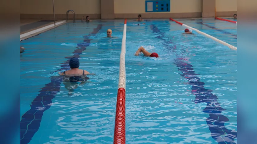 Tepebaşı’nda Su Korkusu Tarihe Karışıyor: Kadınlar Yüzmeyi Keyifle Öğreniyor