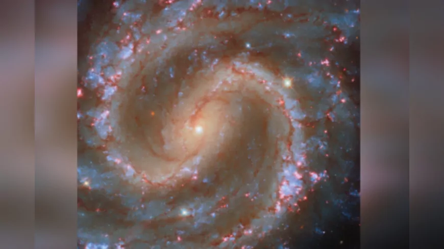 ESA, “Kayıp Galaksi” NGC 4535'te Genç Yıldız Kümelerini Görüntüledi