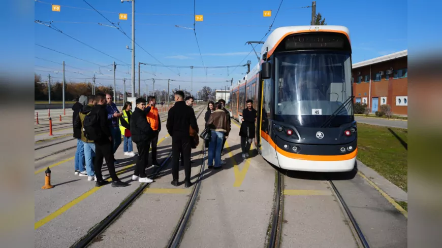 ESTÜ Öğrencilerine ESTRAM’da Uygulamalı Raylı Sistem Eğitimi