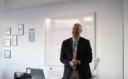 Kıdemli Vatandaşlar İçin Öğrenme Yolculuğu: Tazelenme Üniversitesi Tanıtıldı