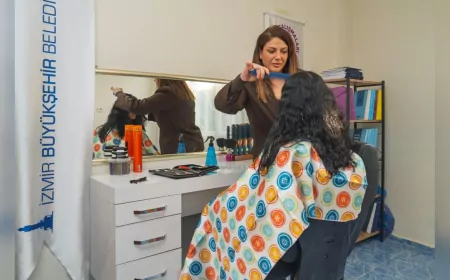 İzmir’de “Güçlenme Durakları” ile Kadınlara Hem Kuaförlük Hizmeti Hem Hak Temelli Eğitim