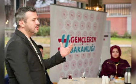 Başkan Çetinkaya Gençlik Liderleri ve Gönüllülerle Buluştu