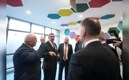 Bakan Tekin, Arnavutköy’deki Piri Reis İlkokulu İnşaatını İnceledi