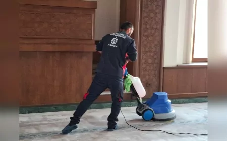 Kocaeli Büyükşehir’den Şekerpınar’daki Camiye Detaylı Temizlik