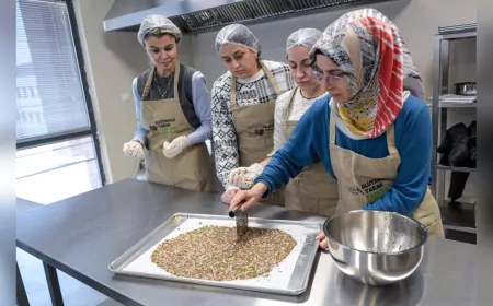 İzmir Büyükşehir Belediyesi’nden Çölyak Hastası Çocuklara Yeni Yıl Sürprizi