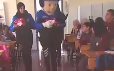 Van Emniyetinden “Vanlı Şanlı Nesiller” Projesi Kapsamında Minik Kalplere Sıcak Dokunuş