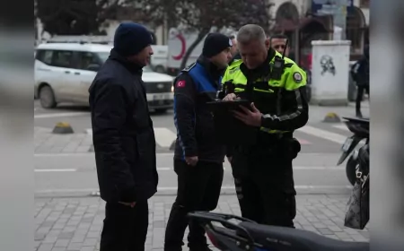 Düzce İstanbul Caddesi'nde Motosiklet Denetimi