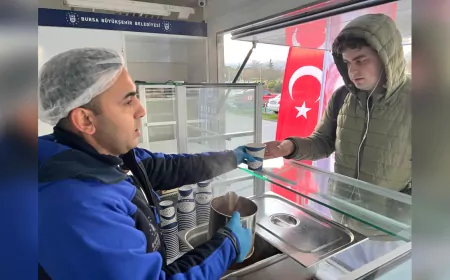 Bursa Büyükşehir Belediyesi’nden Öğrencilere Sıcak Çorba Desteği