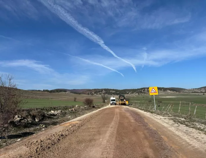 Eskişehir Büyükşehir Belediyesi’nden Kırsalda Yoğun Yol Mesaisi