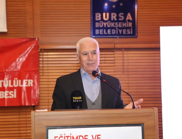 Türkiye’nin Aydınlanma Modeli Bursa’da Konuşuldu: Köy Enstitüleri Paneli Yoğun İlgi Gördü