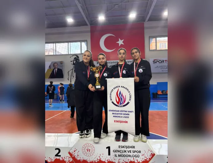 Sivrihisar’ın Gururu: Muzaffer Demir Anadolu Lisesi Masa Tenisinde İl Şampiyonu Oldu