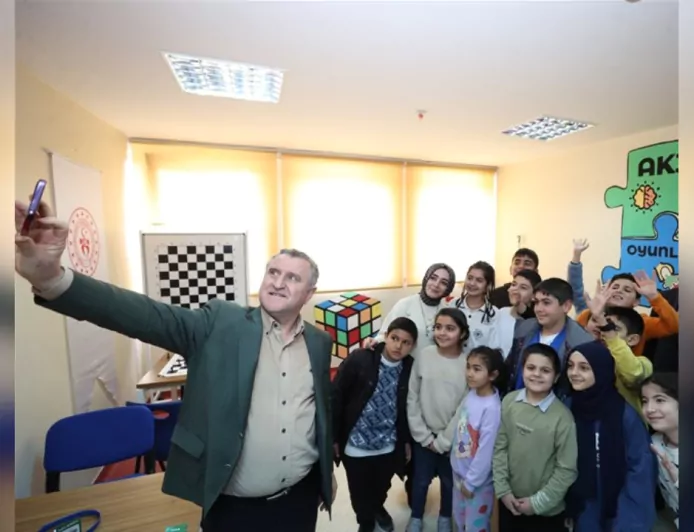 Bakan Osman Aşkın Bak: “Deneyap Teknoloji Atölyeleri, Milli Teknoloji Hamlesinin İtici Gücünü Oluşturuyor”