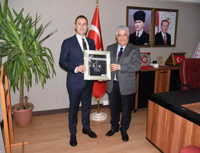 Başkan Ahmet Akın’dan İl Millî Eğitim Müdürü Selehattin Kal’a Hayırlı Olsun Ziyareti