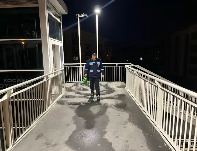 Kocaeli Büyükşehir’den Buzlanmaya Karşı Yoğun Mesai