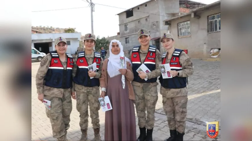 Jandarma Ekiplerinden 10 İlde KADES Tanıtımı ve Şiddetle Mücadele Eğitimi