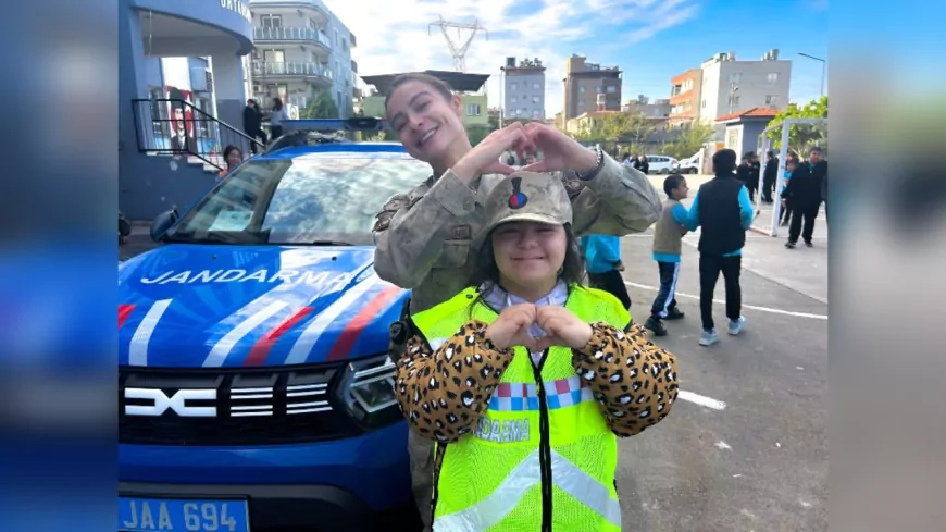 Hatay Jandarmasından Özel Öğrencilere Sınıf Ziyareti