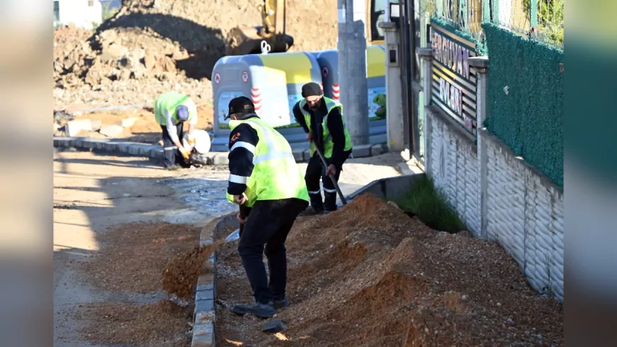 Mustafakemalpaşa Mahallesi’nde Asfalt ve Tretuvar Çalışmaları Devam Ediyor