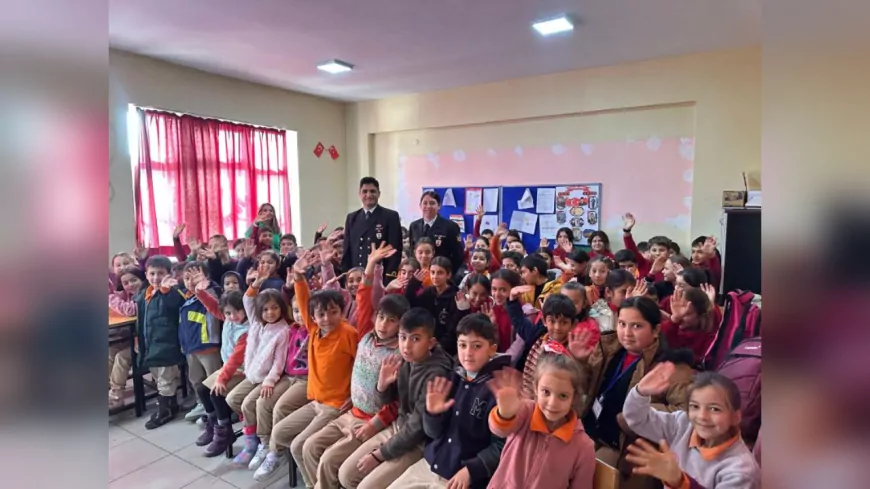 Mersin ve Hatay’da Öğrencilere Yönelik “Geleceğin Denizcileri” Etkinliği Düzenlendi