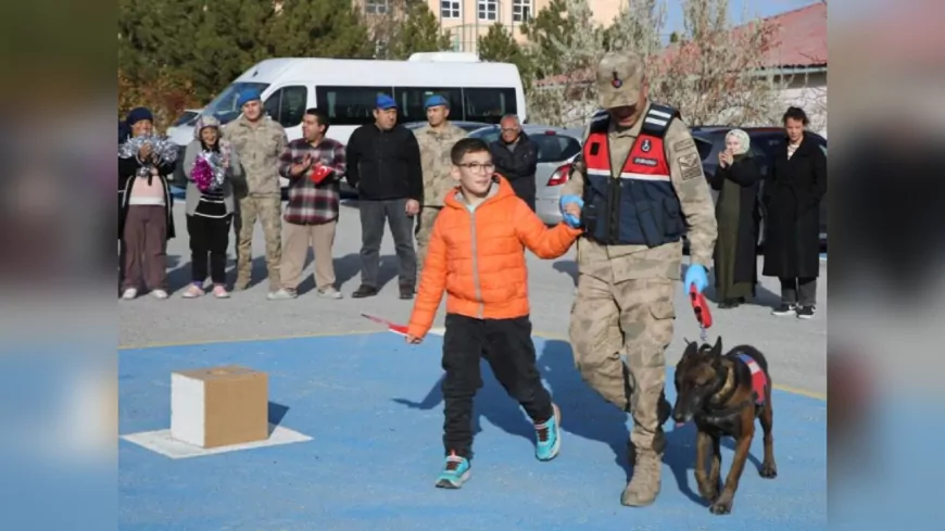 Erciş’te Jandarma’dan Özel Gereksinimli Bireylere Anlamlı Ziyaret