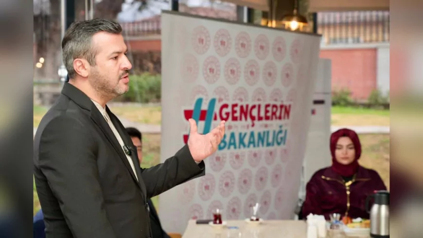 Başkan Çetinkaya Gençlik Liderleri ve Gönüllülerle Buluştu