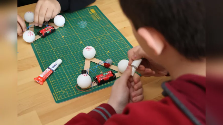 Uşak Belediyesi’nden Bilim Yolculuğu: Çocuklara Ücretsiz Bilimsel Eğitim