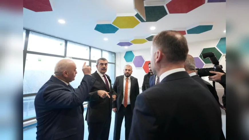 Bakan Tekin, Arnavutköy’deki Piri Reis İlkokulu İnşaatını İnceledi