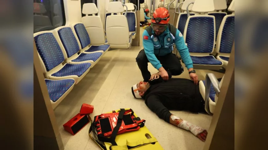 İzmir’de Geniş Katılımlı Deprem Tatbikatı Gerçekleştirildi