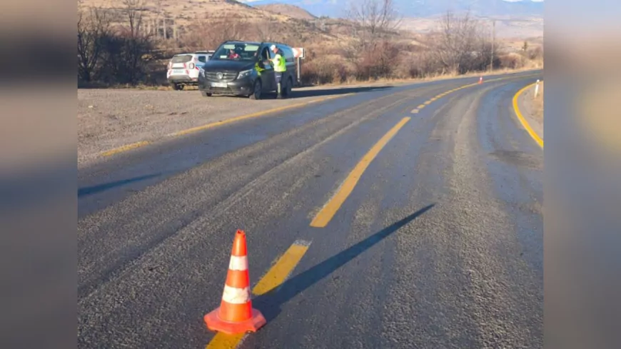 Ardahan Jandarmasından Sürücülere Kış Uyarısı: “Güvenli Sürüş Doğru Lastikle Başlar”