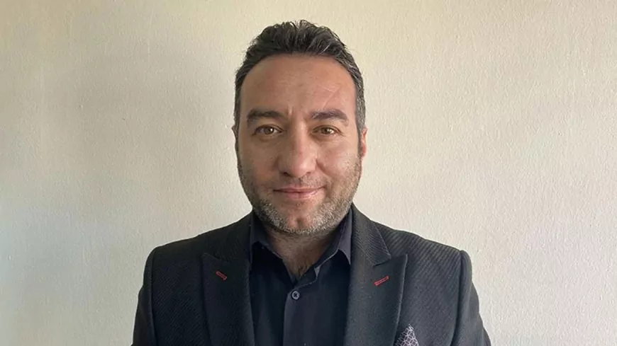 Yenilik Partisi’nden Nebi Hatipoğlu’na Sert Tepki: “Bu, Halktan Kopmuş Siyasetin Fotoğrafıdır”