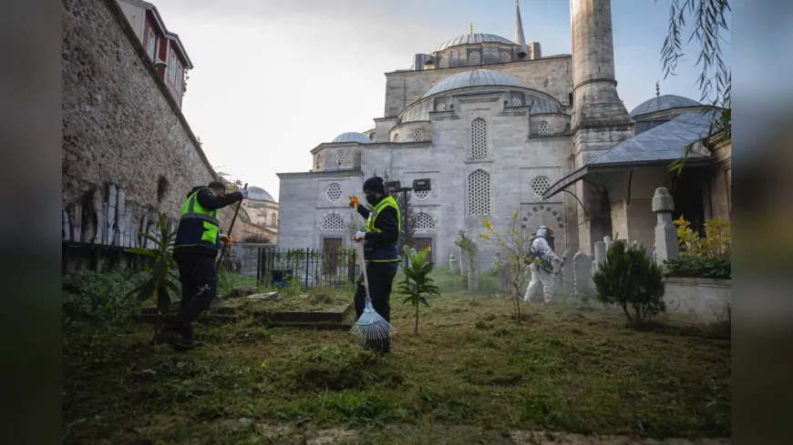 İBB, Tarihi Camileri Üç Aylar ve Regaip Kandili Vesilesiyle Titizlikle Temizliyor