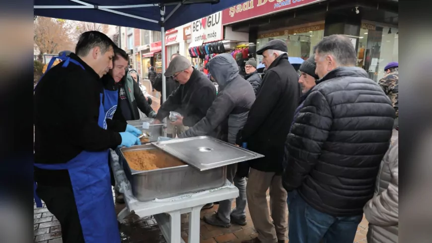 Odunpazarı Belediyesi’nden Regaip Kandili’nde Helva İkramı