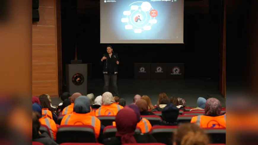 Bağımlılıkla Mücadelede Annelerin Gücü: Düzce Belediyesi’nde “En İyi Narkotik Polisi Anne” Eğitimi
