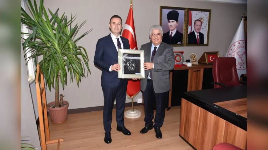 Başkan Ahmet Akın’dan İl Millî Eğitim Müdürü Selehattin Kal’a Hayırlı Olsun Ziyareti