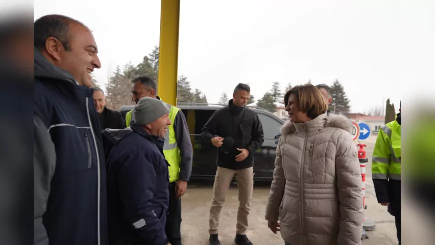 Başkan Ayşe Ünlüce’den Karla Mücadele Ekiplerine Moral Ziyareti