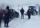Jandarma Ekipleri, Yoğun Kar Yağışında Mahsur Kalan Vatandaşların Yardımına Koştu