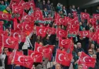 Bursaspor Tribünleri Türk Bayraklarıyla Kırmızı-Beyaza Büründü