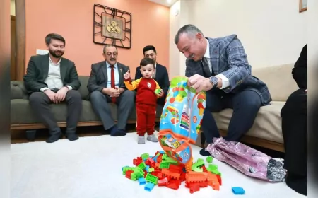 Vali Aktaş ve Başkan Büyükakın Yeni Yıla Şehit Ailelerini Ziyaretle Başladı