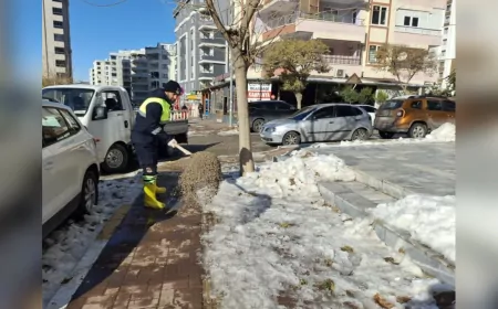 Şanlıurfa’da Buzlanmaya Karşı 7/24 Tuzlama Mesaisi