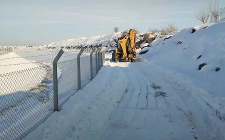 Diyarbakır’da Zamanla Yarış: Buzlu Yolu Açtılar, Anne ve Bebek Kurtarıldı