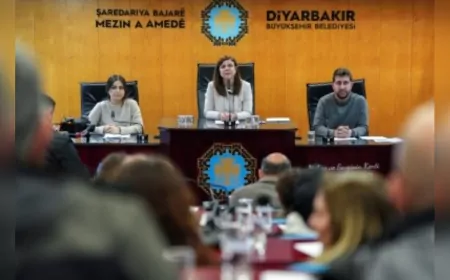 Eşbaşkan Bucak’tan Halep Vurgusu: “Umuyoruz ki Süreç Barışçıl Bir Çözüme Evrilir”