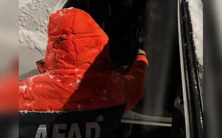 AFAD Ekipleri, Kahramanmaraş–Göksun Yolunda Mahsur Kalan Vatandaşlara Müdahale Etti