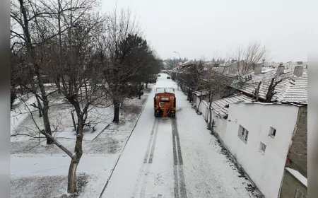 Tepebaşı Belediyesi’nden Kar ve Buzlanmaya Karşı 7/24 Mesai