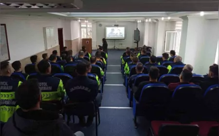 Düzce İl Jandarma Komutanlığı’nda Personele “Etkili İletişim” Semineri