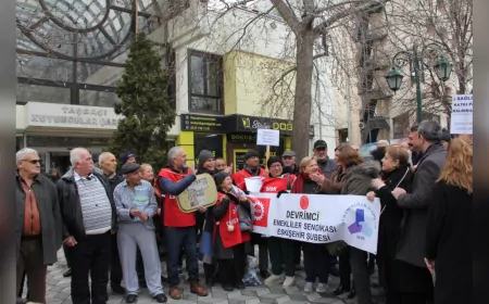 Emeklilerden Hükümete Sert Tepki: Sadaka Değil, İnsanca Yaşam Hakkı