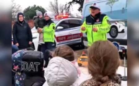 Jandarmadan Öğrencilere Mobil Trafik Eğitimi