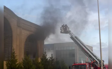 Menderes’teki Fabrika Yangını Hızla Kontrol Altına Alındı