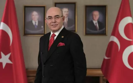 MHP’li Karakaya’dan Sert Tepki: Bu Yumruk Bayrağı Yere Düşürmemek İçin Kalkar