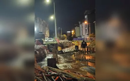 İzmir'de Sağanak Hayatı Felç Etti